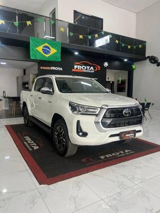 TOYOTA HILUX 2.7 VVT-i FLEX CD SR 4X2 AUTOMÁTICO TOYOTA HILUX 2.7 VVT-i FLEX CD SR 4X2 AUTOMÁTICO